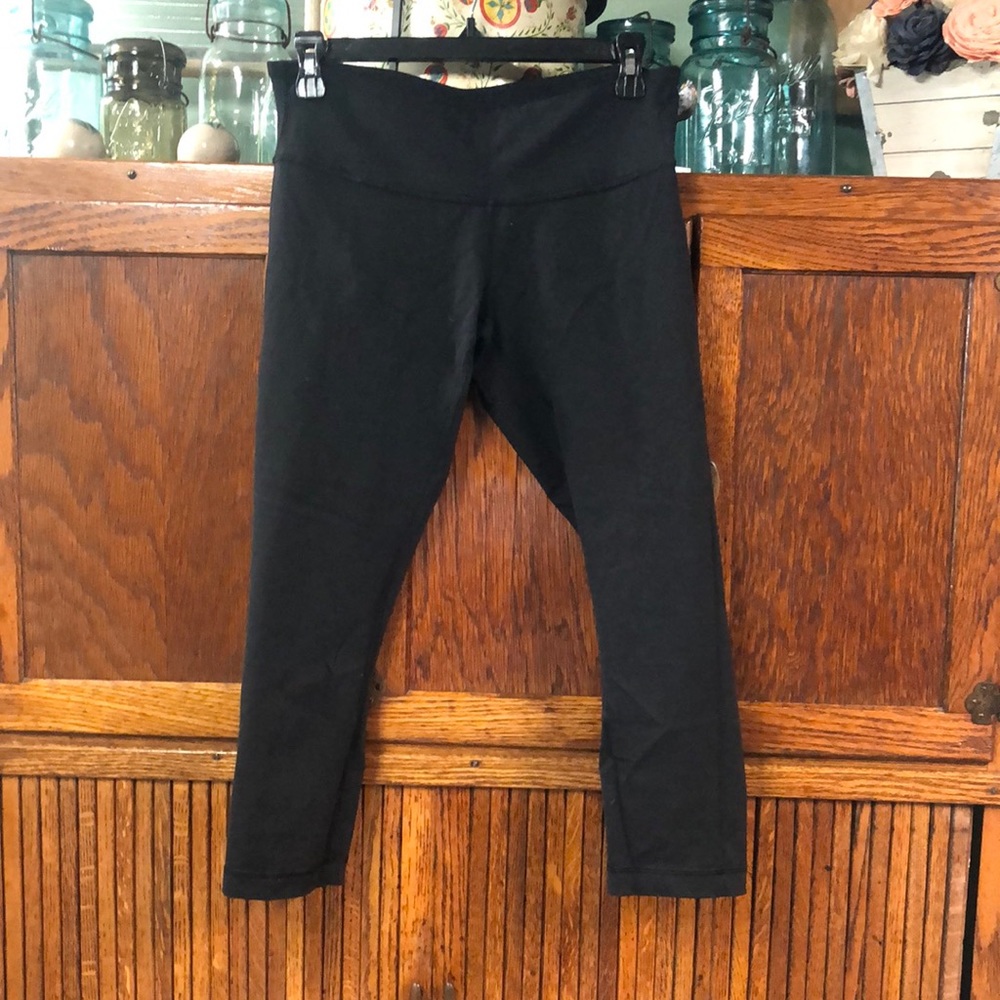 Lululemon yoga leggings ~ size 8